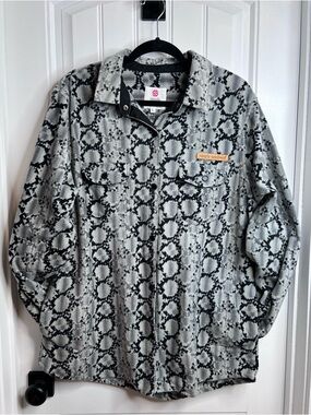 Simply Southern Snake-Print Button/Snap Down Jacket Shacket Shirt. Size Large.